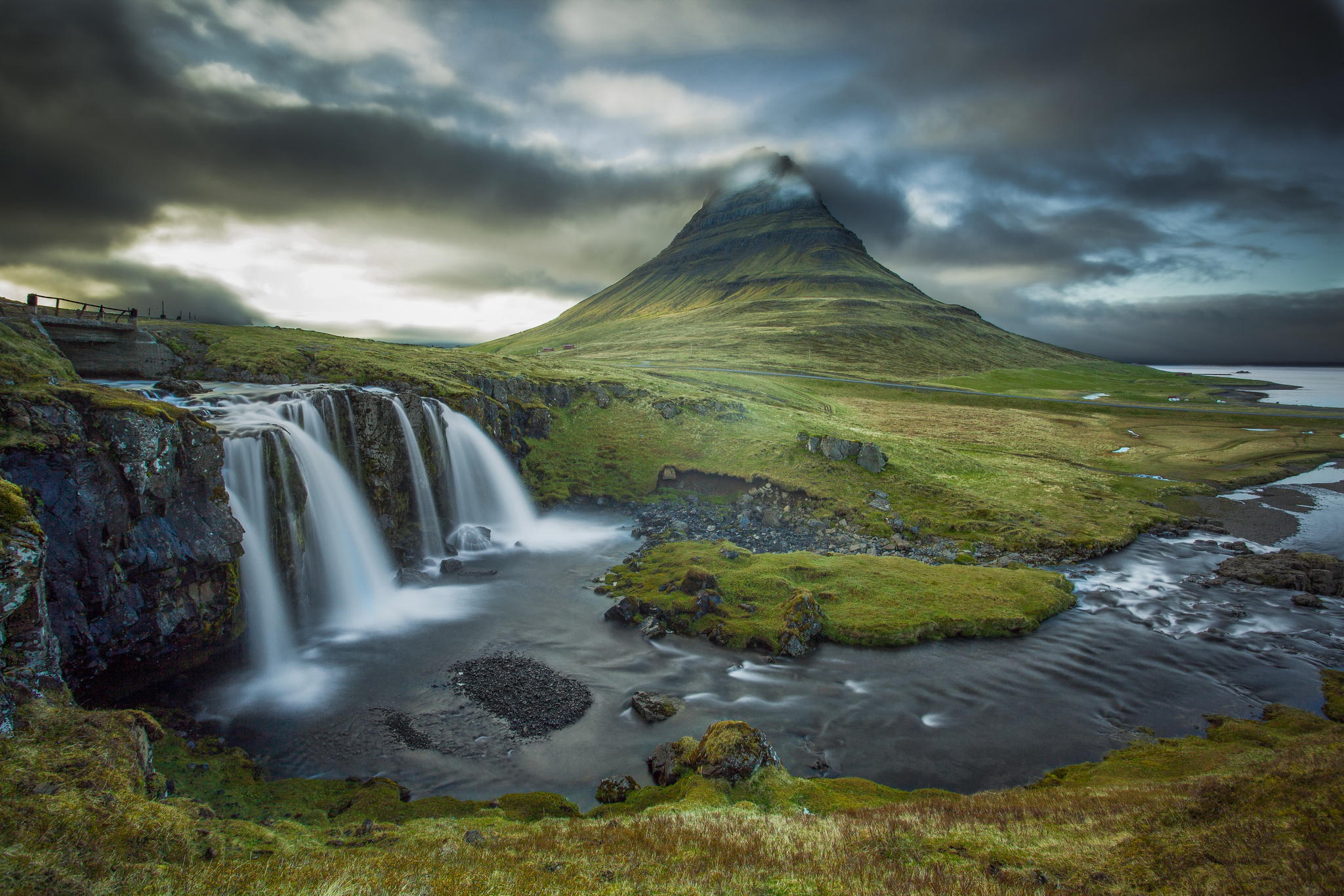 2048x1365 Wallpaper clouds, mountains, river, waterfall, the volcano, Iceland, Kirkjufell for mobile and desktop, section пейзажи, resolution 2048x1365