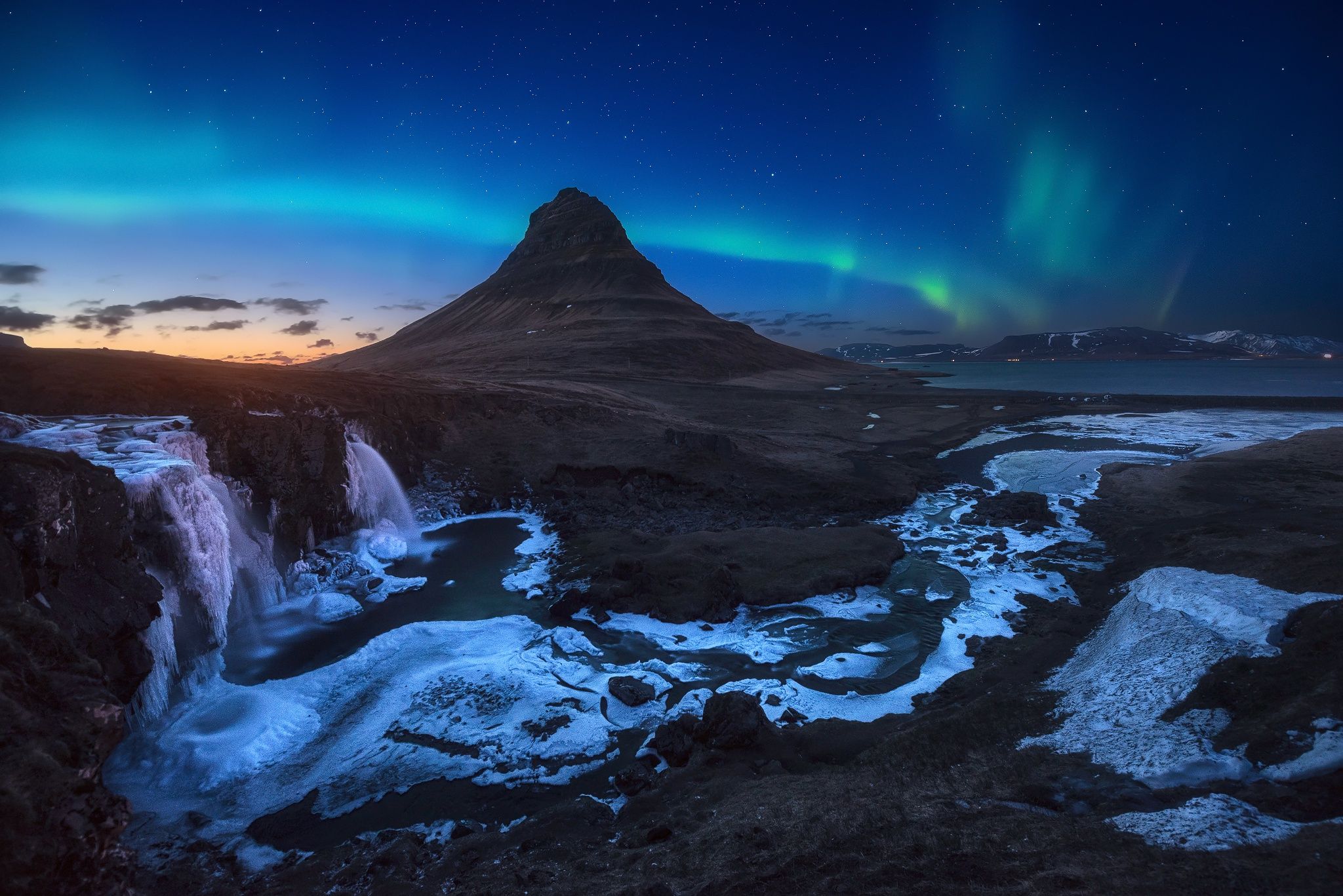 2048x1367 Download Iceland Night Nature Kirkjufell HD Wallpaperx1367
