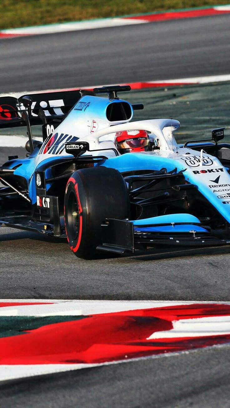736x1305 Robert Kubica• ROKiT Williams Racing FW42