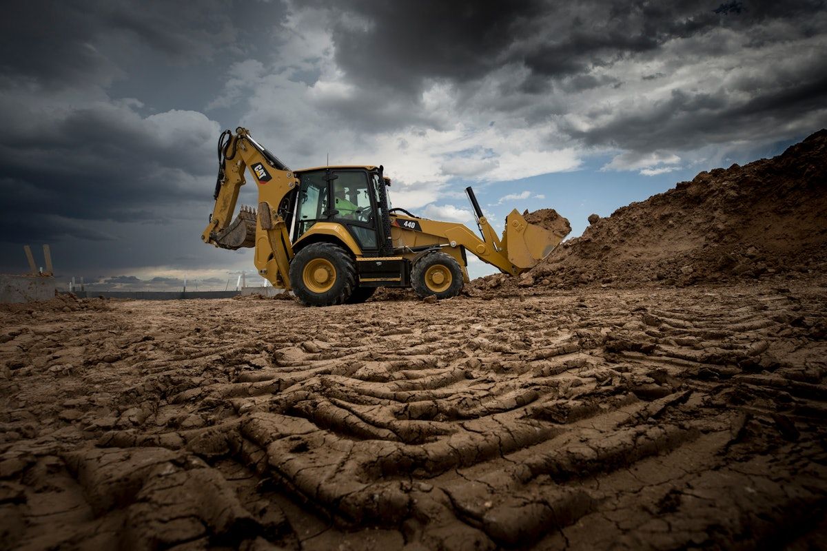 1200x800 Caterpillar Adds 15 Ft. Cat 440 Backhoe Loader With Cat 450 Redesign From: Caterpillar. For Construction Pros