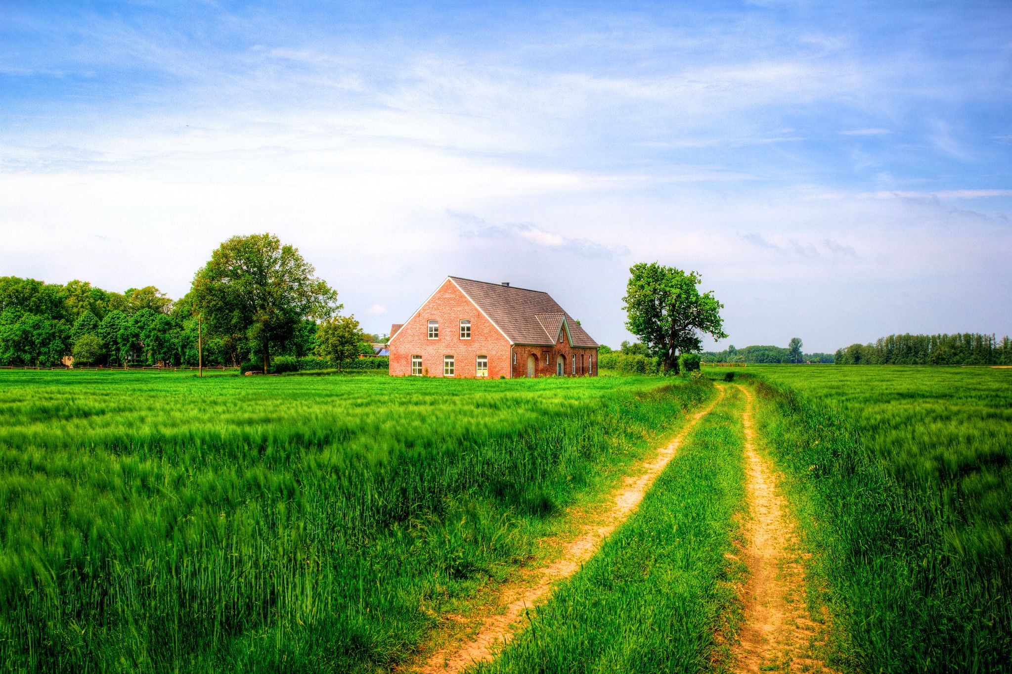 2047x1363 Little Farm Wallpaper