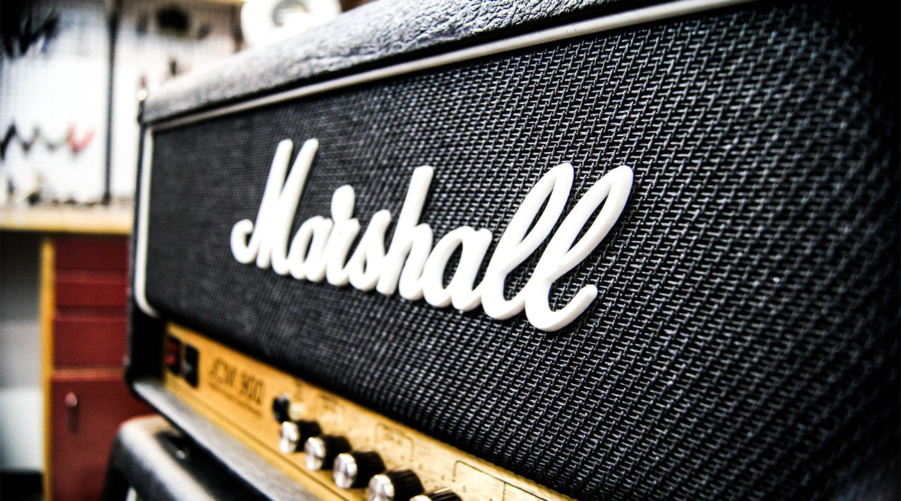 1800x1000 Marshall Amplifiers