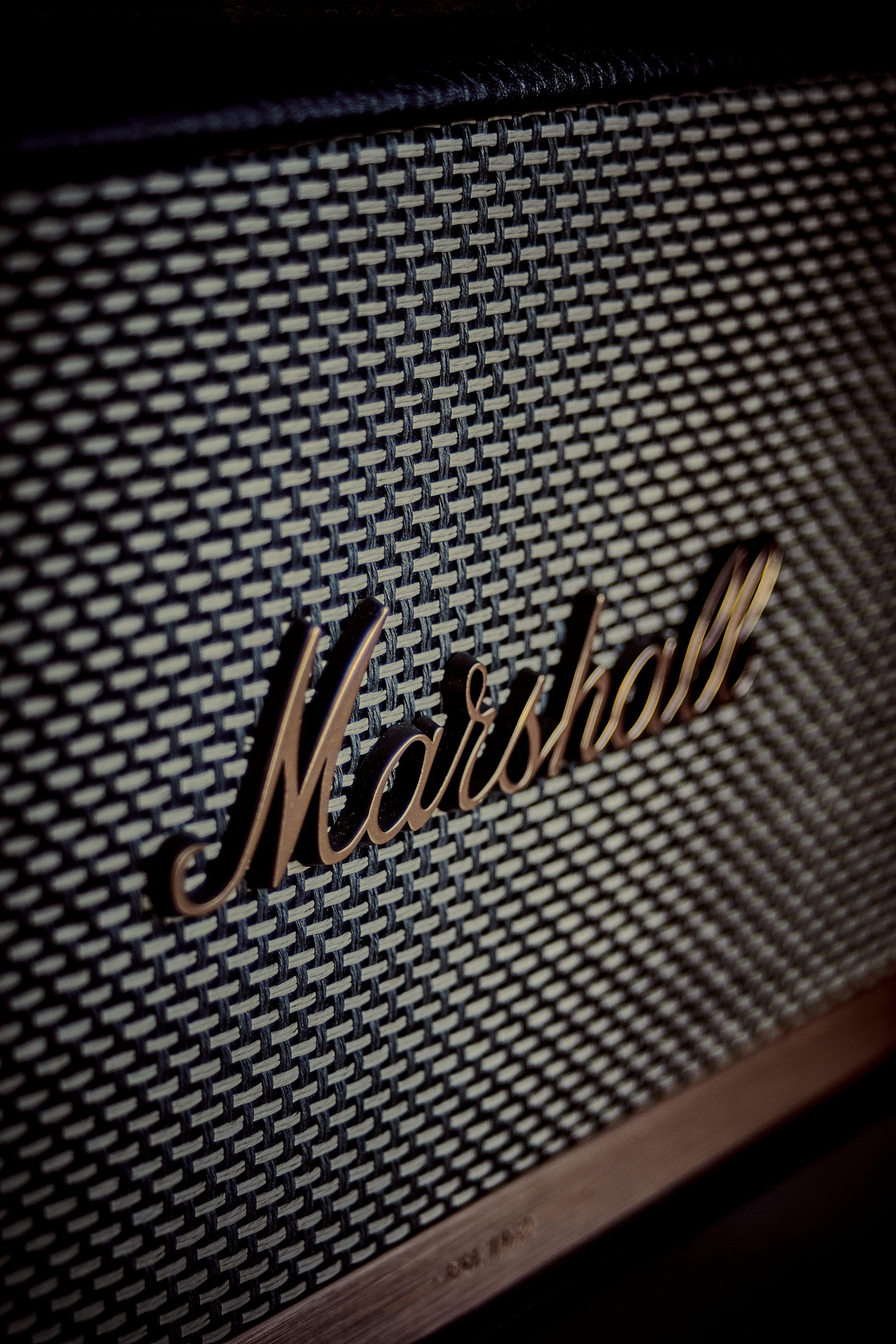 3000x4500 Black and gray Marshall guitar amplifier photo