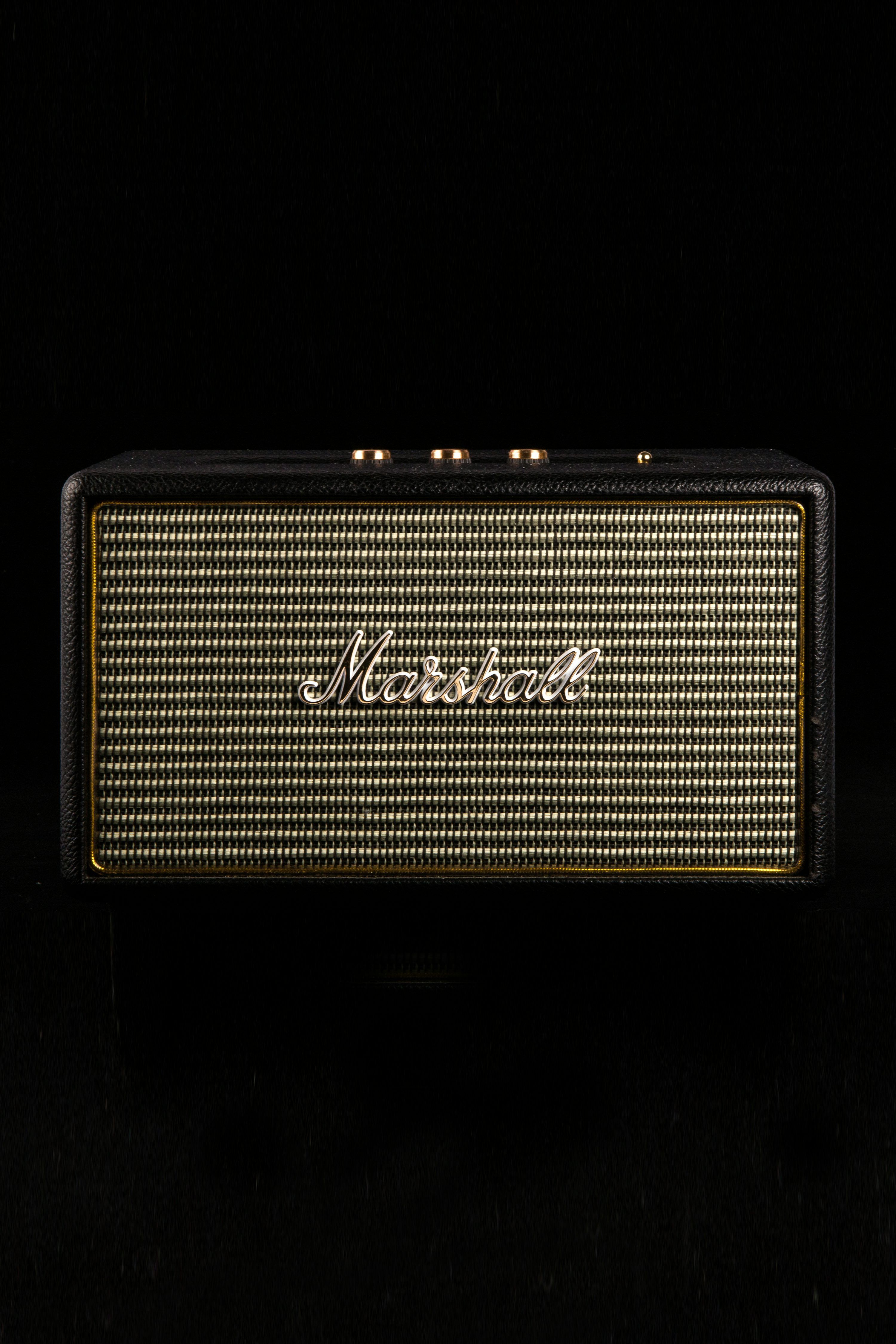 3000x4500 Black and gray Marshall guitar amplifier photo