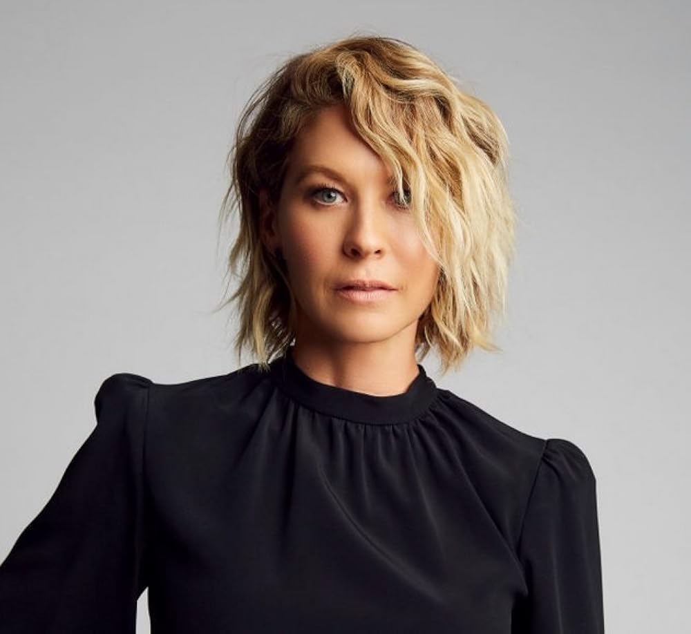 1000x918 Jenna Elfman