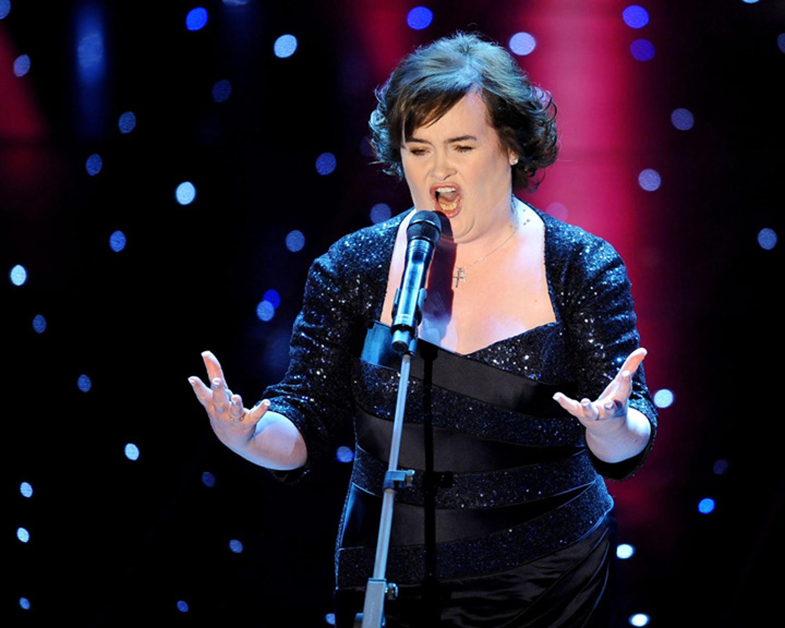 2560x2048 Susan Boyle Photo at a Lab