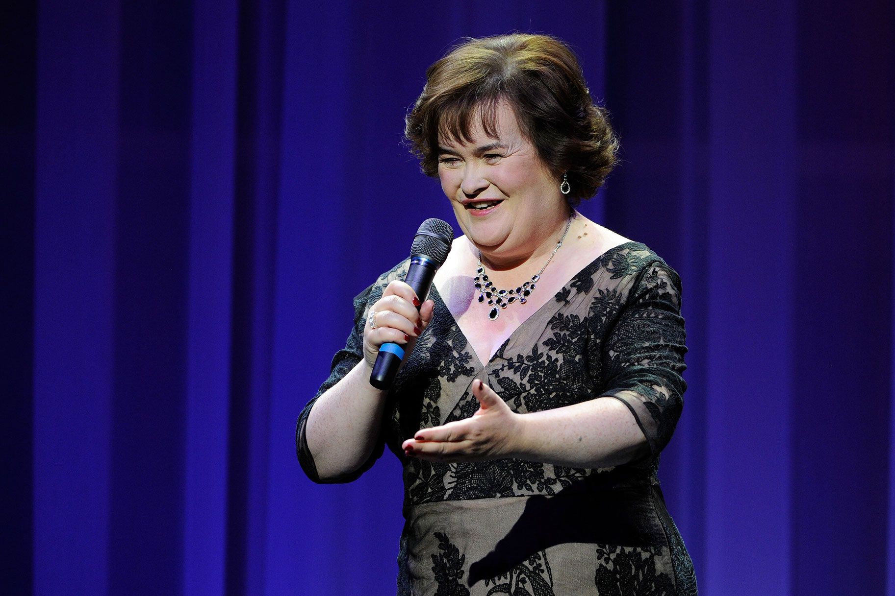 1825x1217 Susan Boyle Gives a Tour of Her House in Scotland