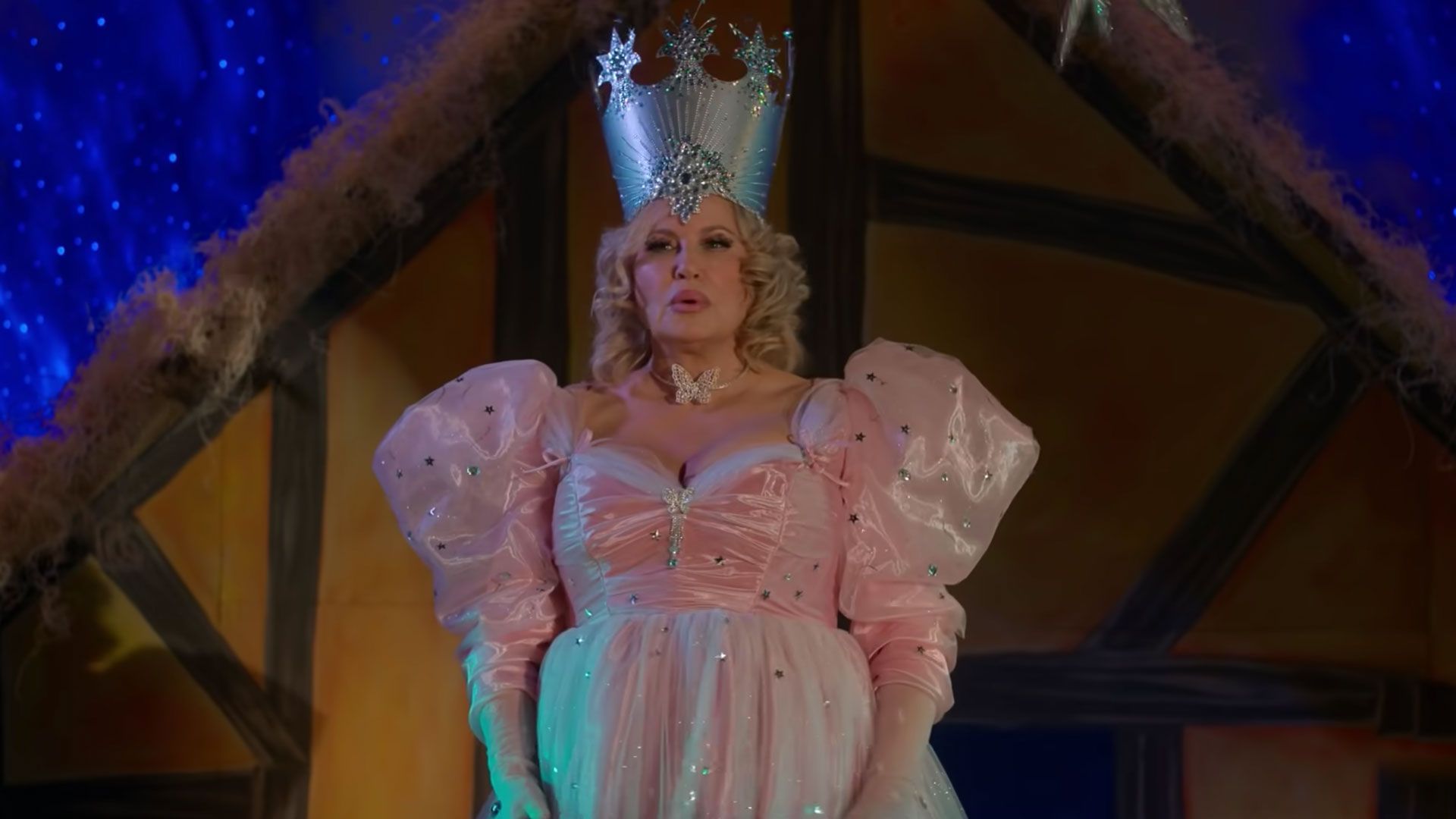 1920x1080 Every Reason We're Obsessed with Jennifer Coolidge in Single All the Way