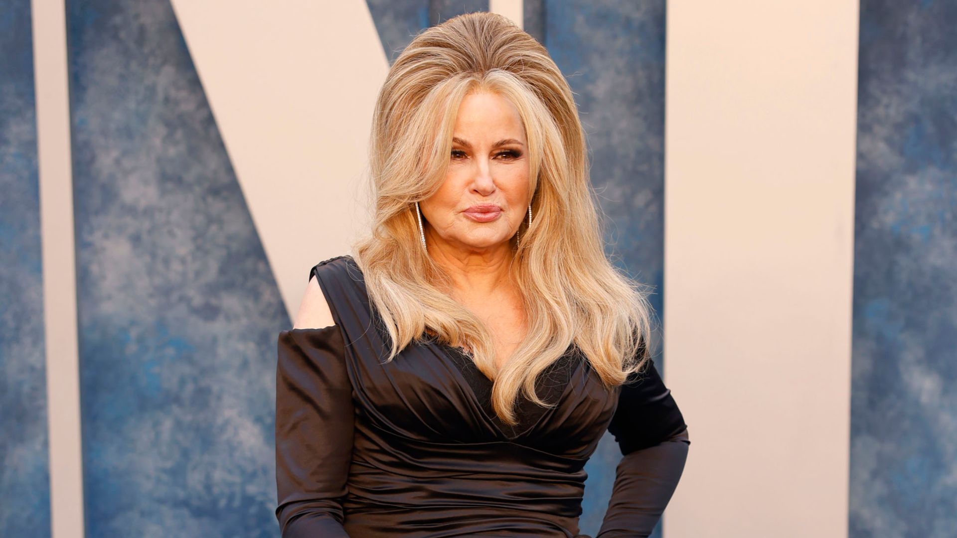 1920x1080 Jennifer Coolidge's new curtain bangs are giving us hair inspo. Woman & Home