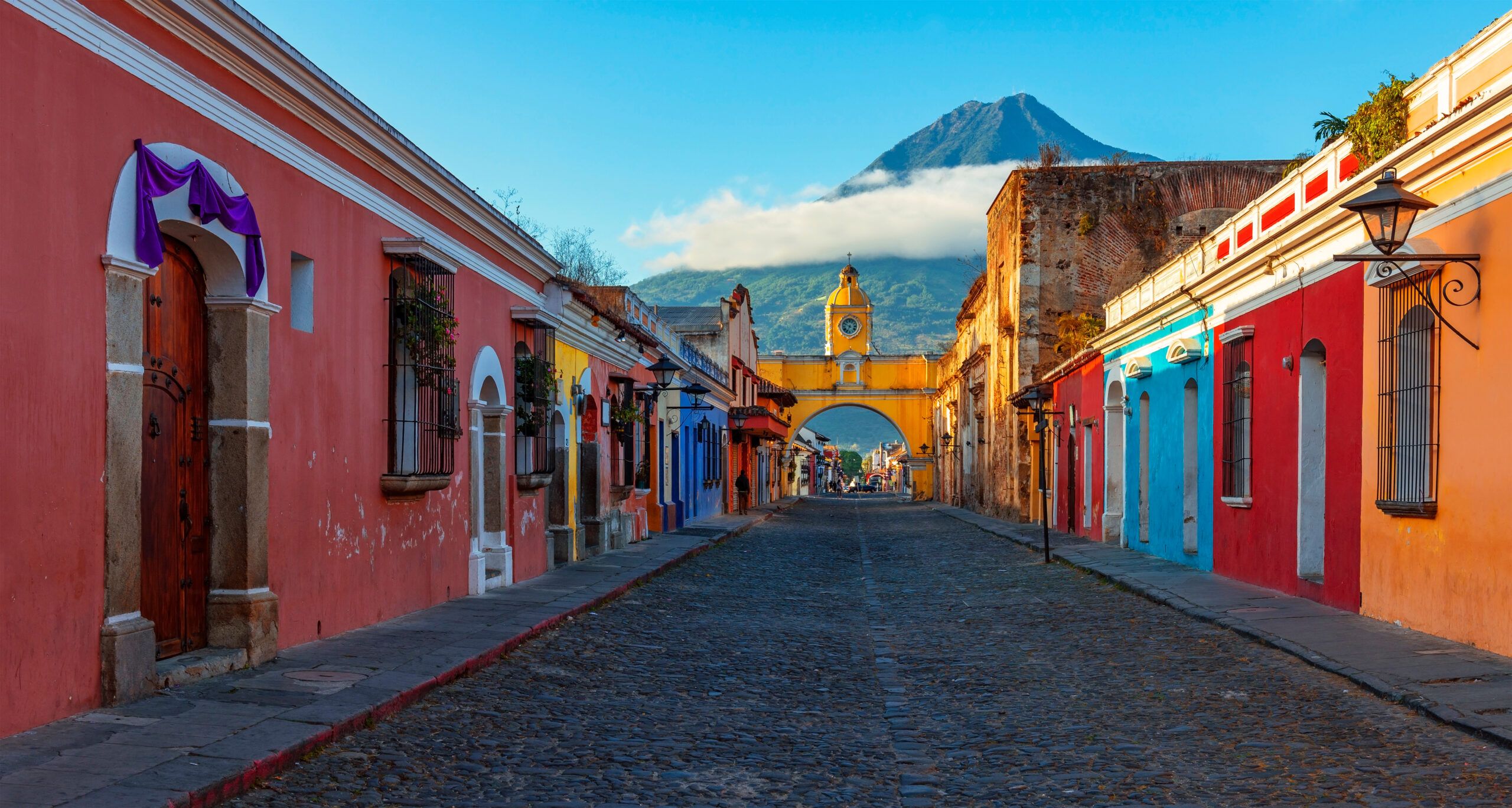 2560x1369 Discover Guatemala with Gray Line: Culture, Nature, and Hidden Wonders. Gray Line Worldwide