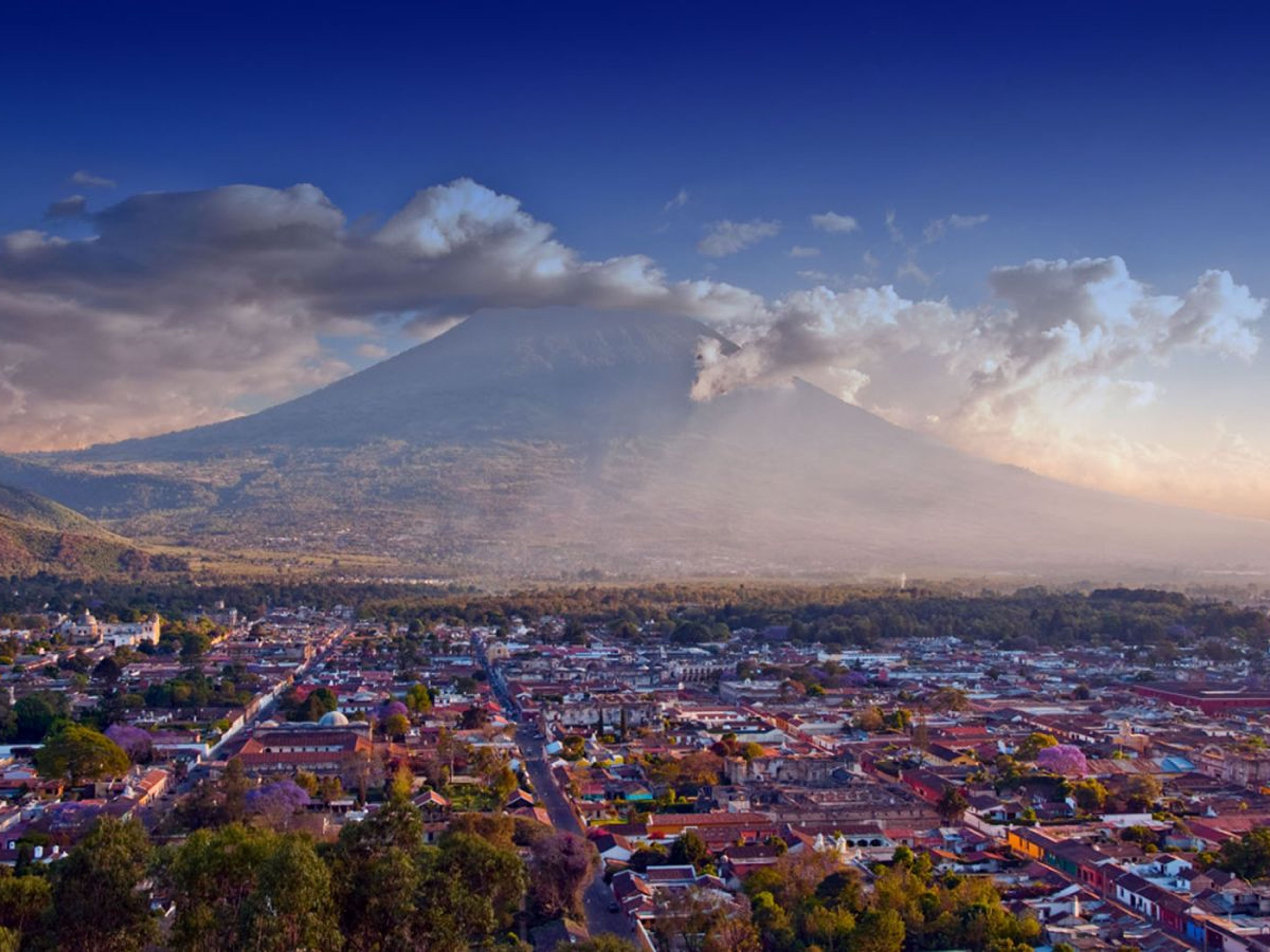 3840x2880 Antigua Walking Tour. Departure from Guatemala