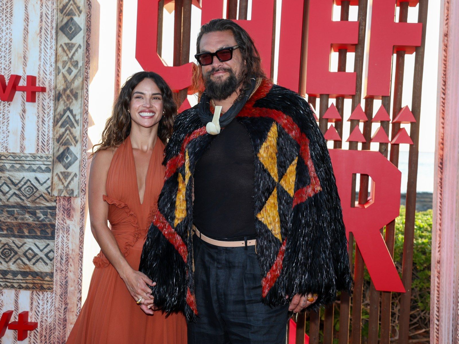 1600x1200 Jason Momoa Talks Meeting Adria Arjona's Dad, Ricardo Arjona and the Gift That Became a Madison Square Garden Moment