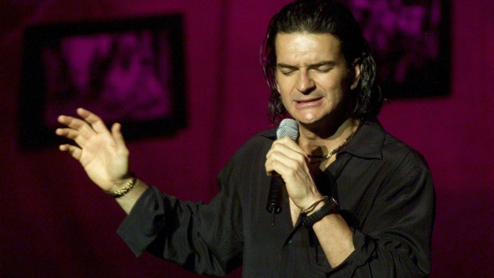 1600x900 Ricardo Arjona's Mother, Nohemi Morales, Dies