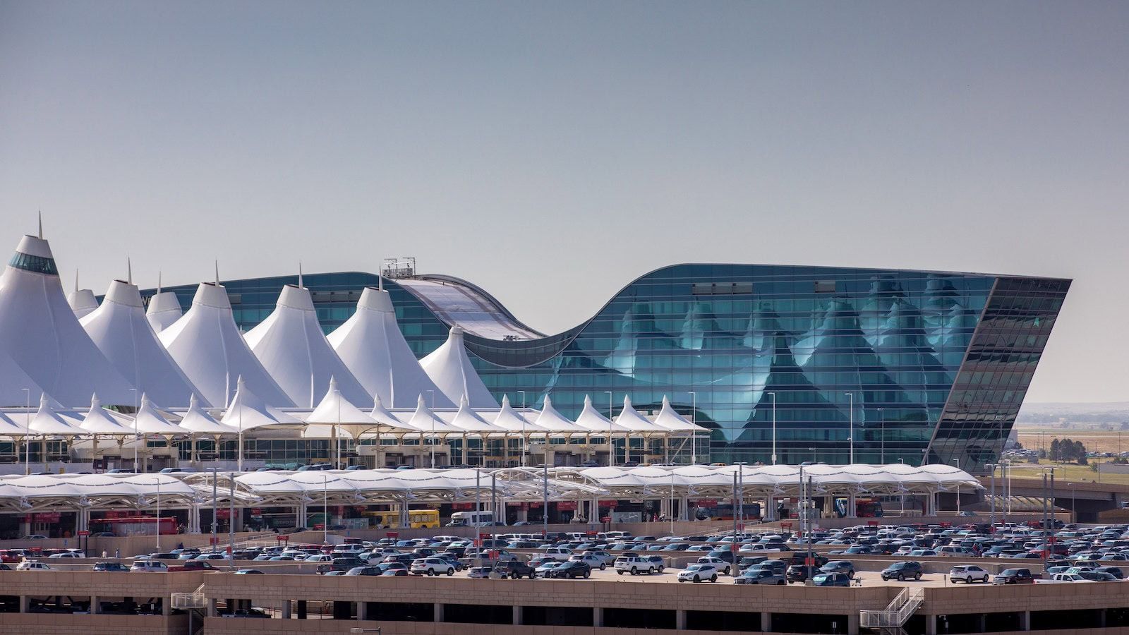 1600x900 Denver International Airport [DEN] Terminal Guide
