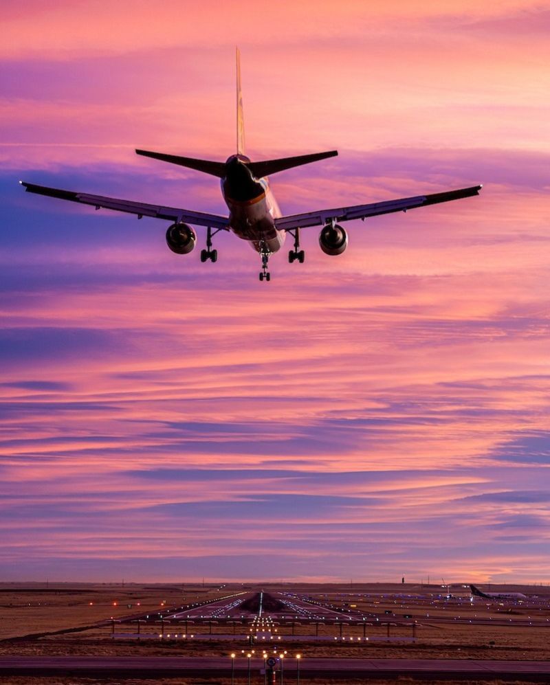 800x997 Love is in the air. ✈️