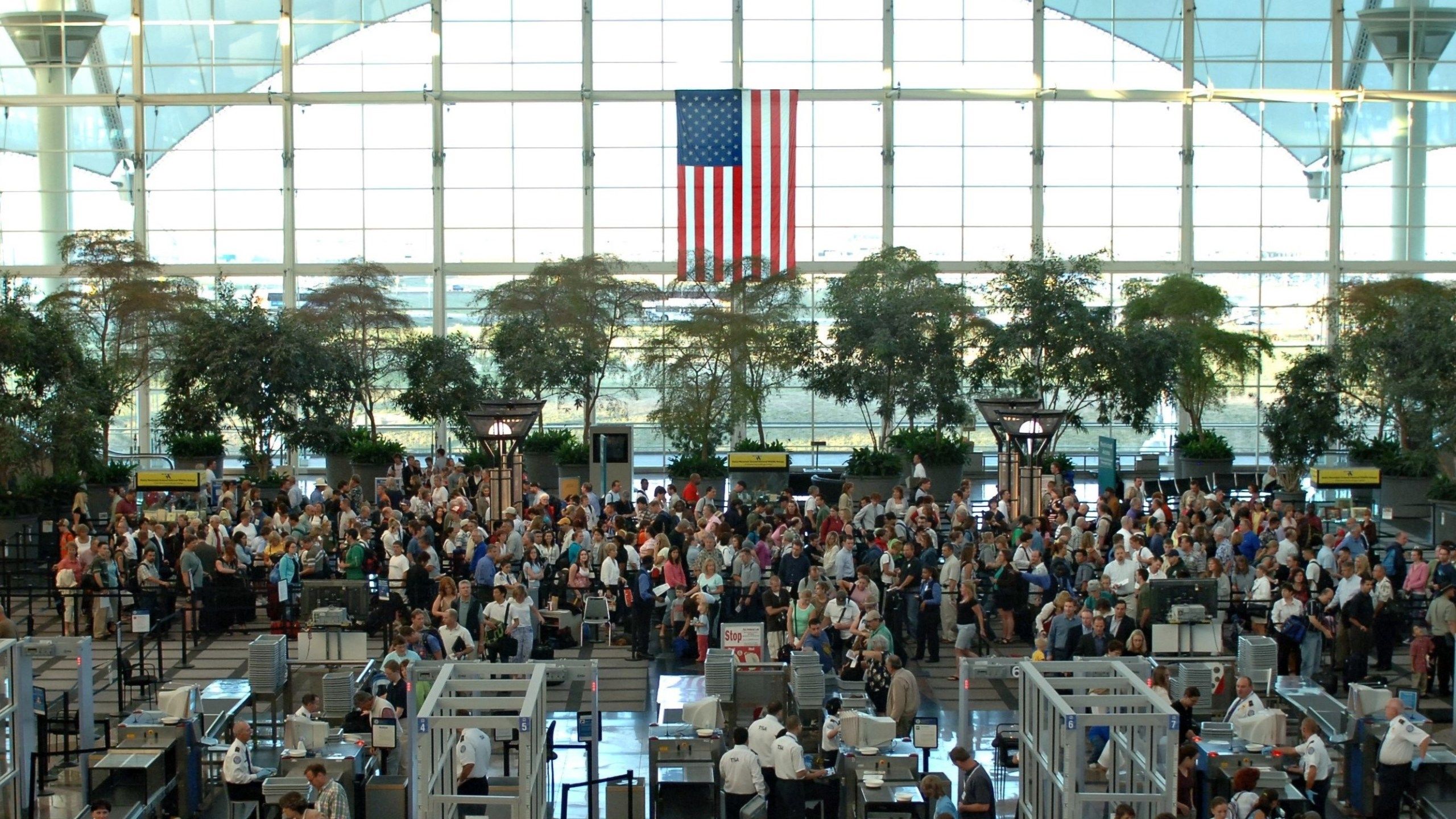 2560x1440 Photos: What Denver International Airport looked like when it first opened vs. now