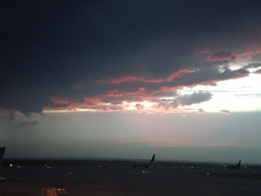 1024x768 Denver Airport