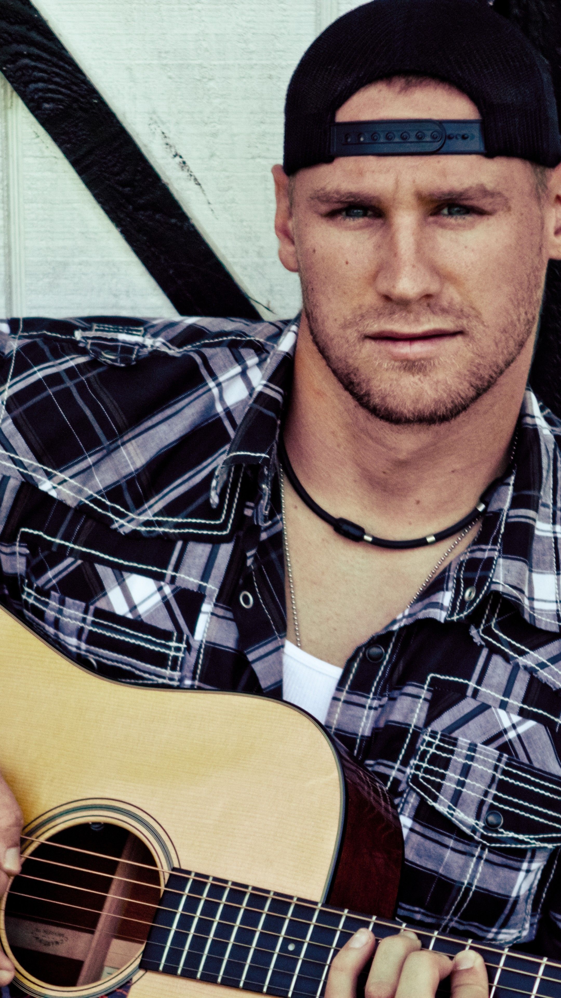 2160x3840 Chase Rice Wallpaper