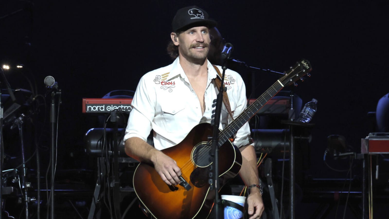 1600x900 Chase Rice Tells His Story