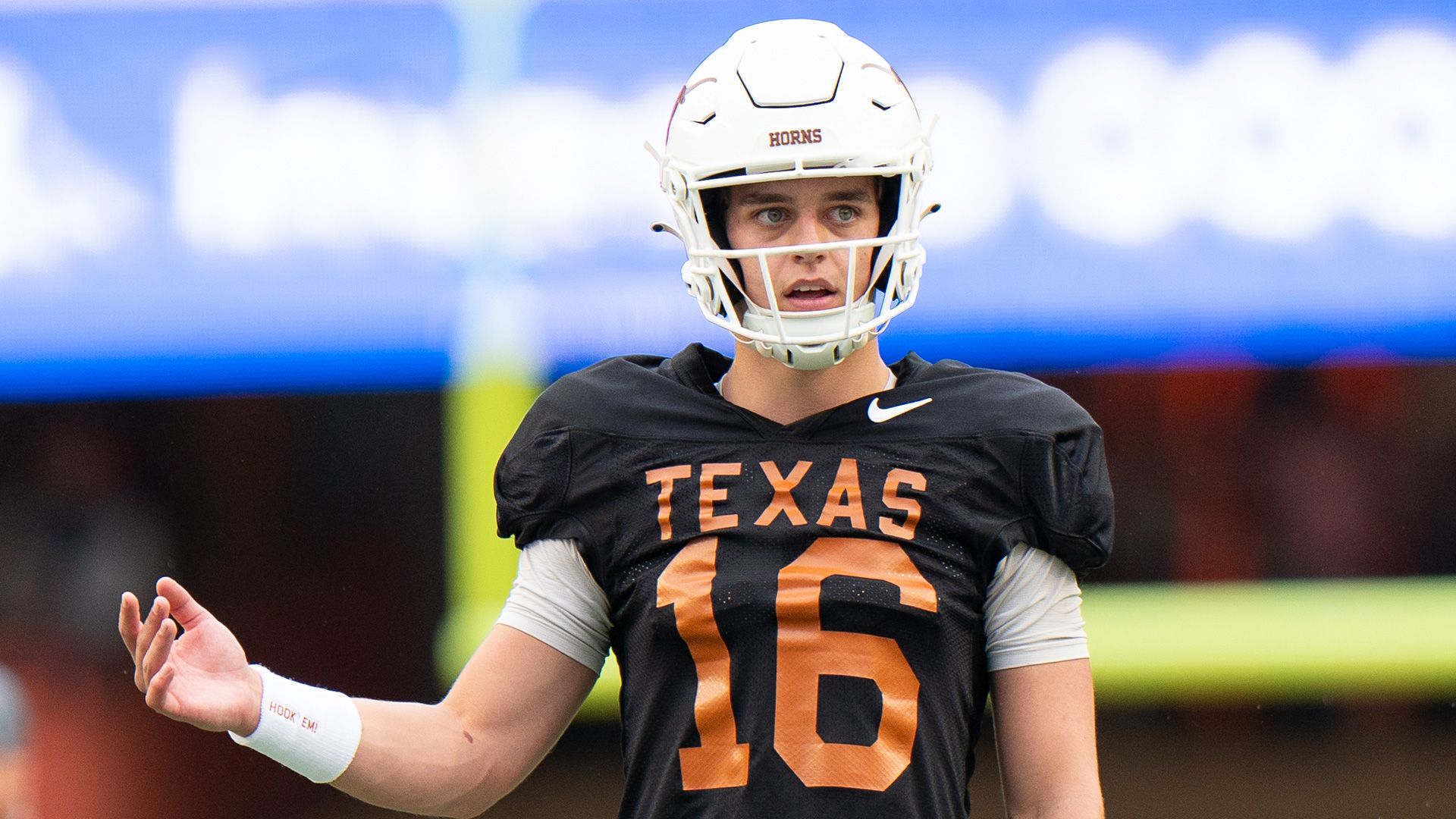 1920x1080 Arch Manning's new Texas Longhorns role revealed by head coach as nephew of NFL icon Peyton prepares for college season