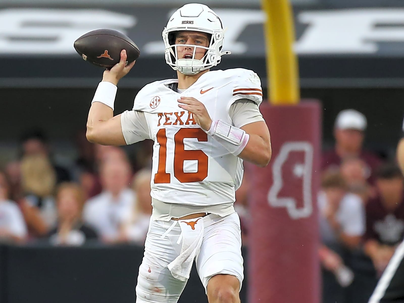 1600x1200 Analyst gives big statement in favor of Arch Manning and Texas
