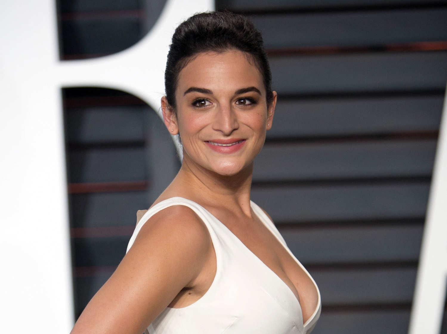 1499x1120 Jenny Slate Wallpaper
