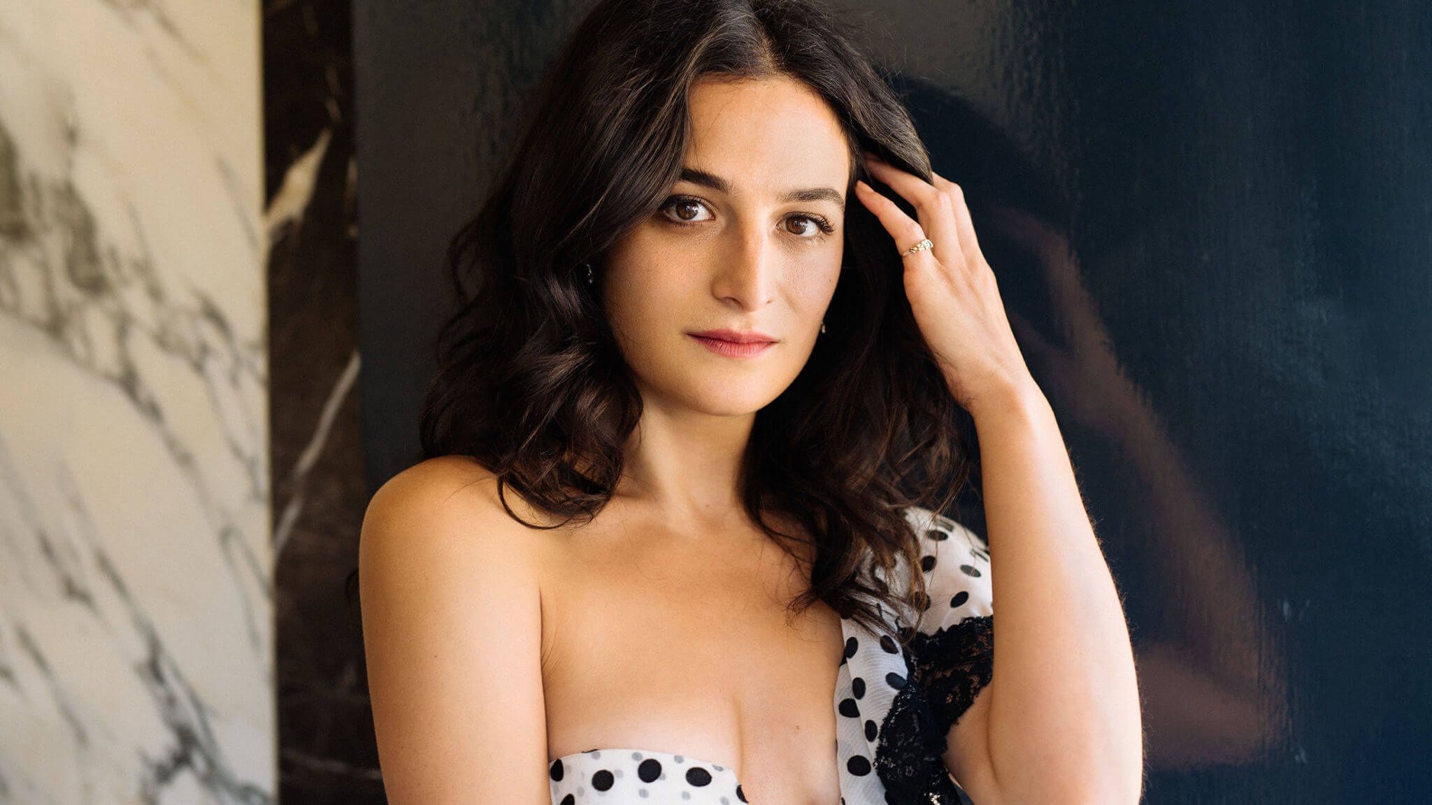 2048x1152 Jenny Slate Wallpaper
