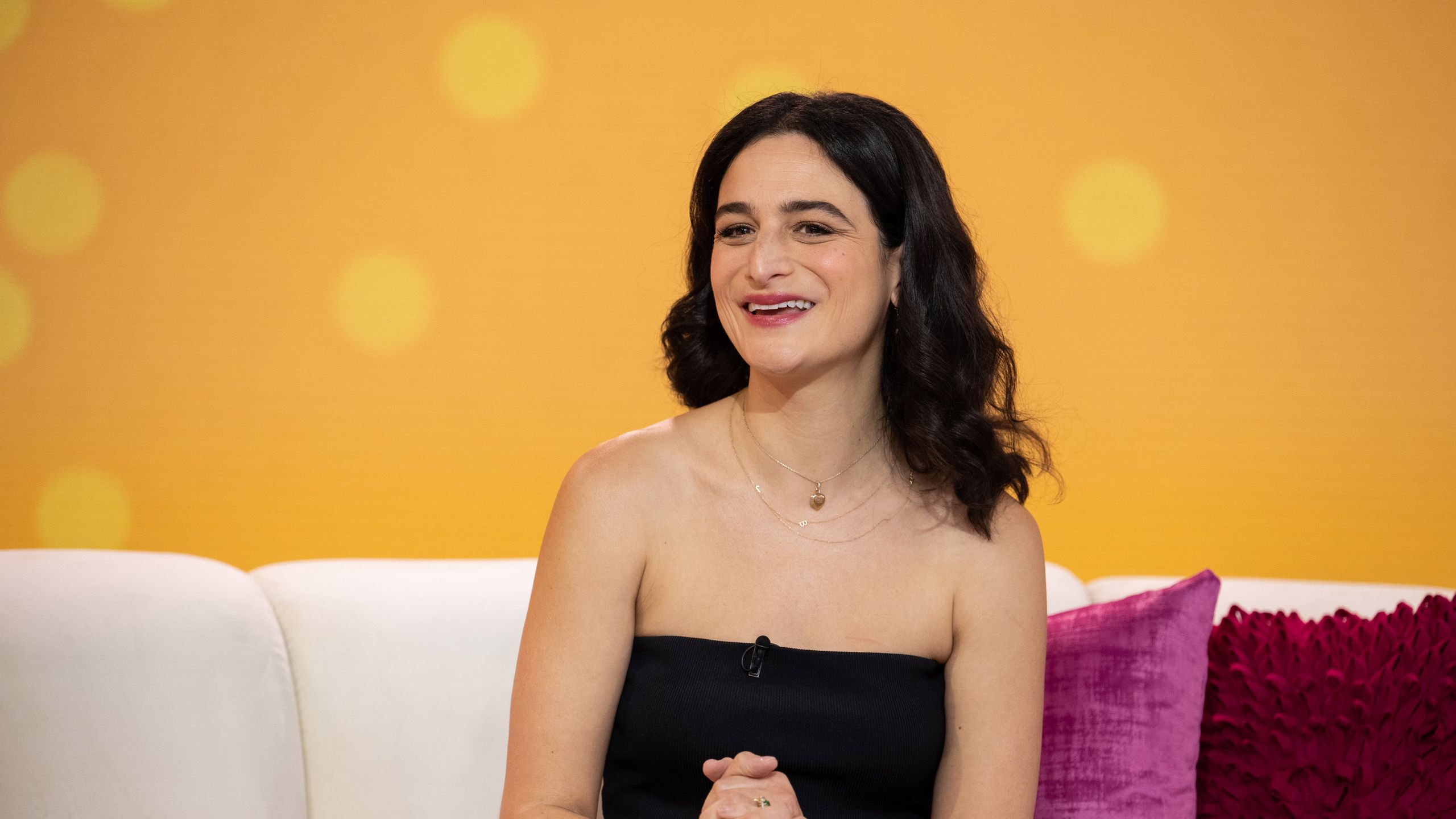 2560x1440 Jenny Slate Lists Whimsical Silver Lake Rental for $500 a Month