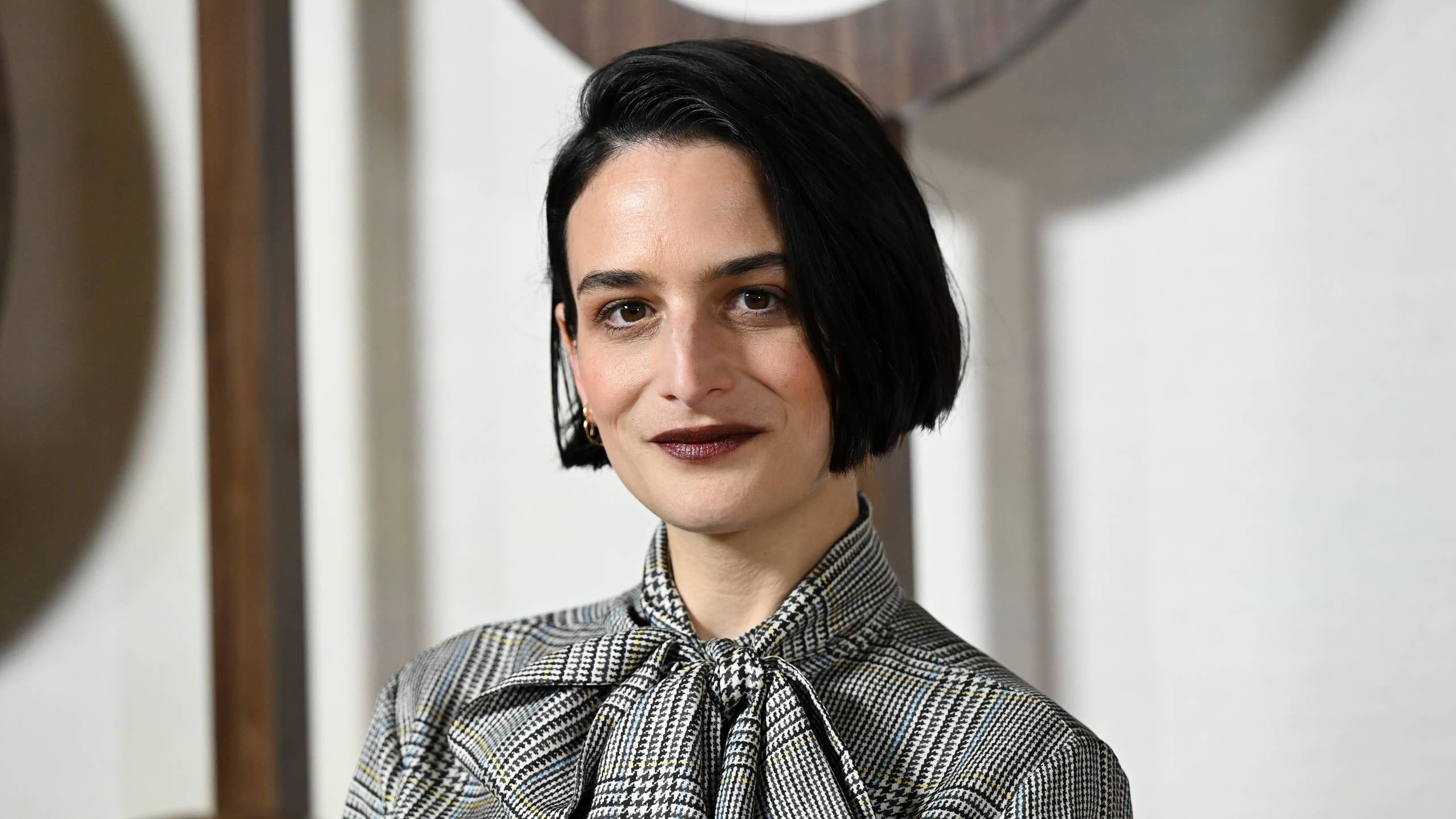 2560x1440 Jenny Slate Harshly Slammed Justin Baldoni in Newly Shared Texts's Journal