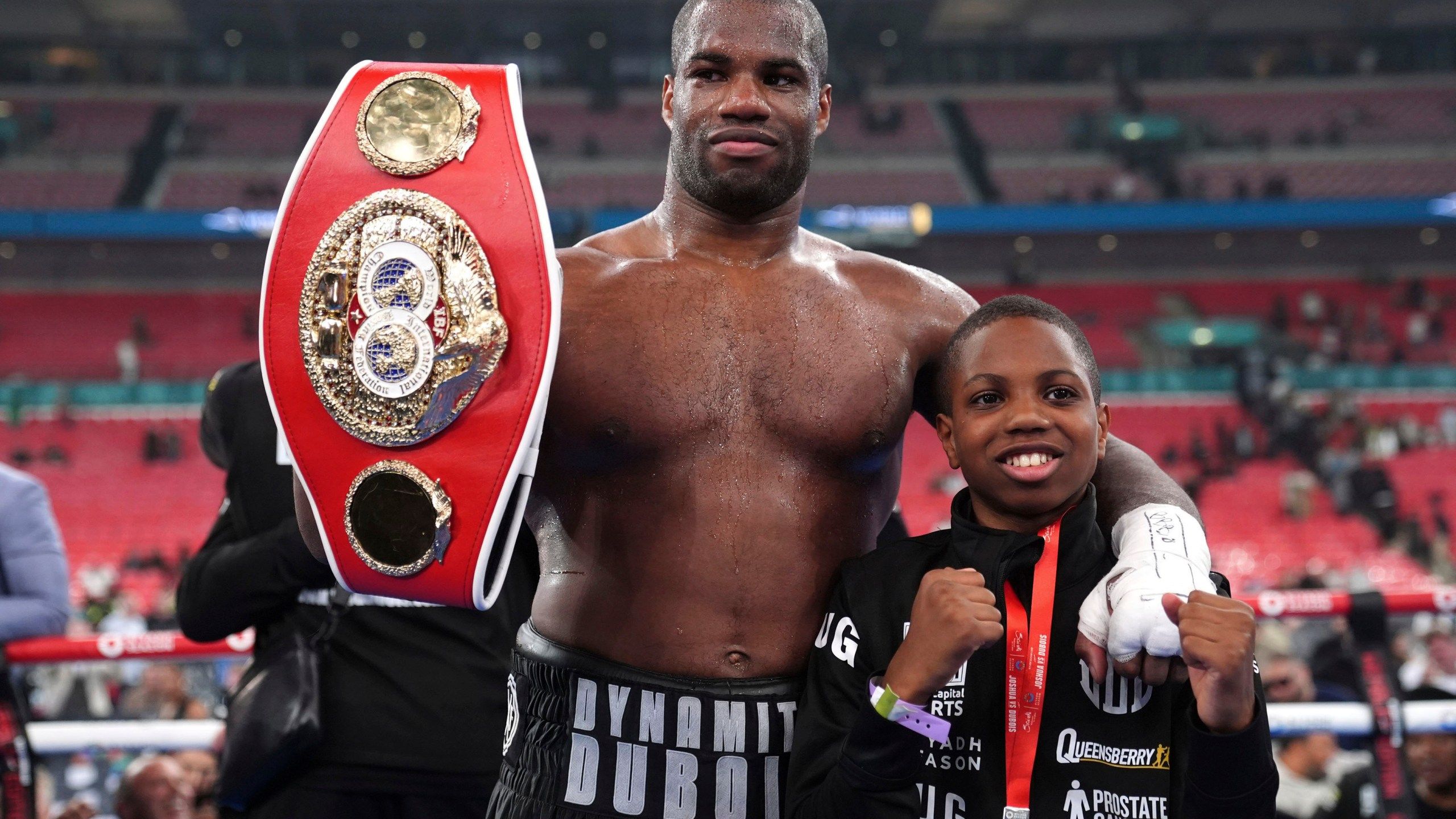 2560x1440 Dubois changes perceptions and muscles onto the top table of heavyweights. He wants Usyk next