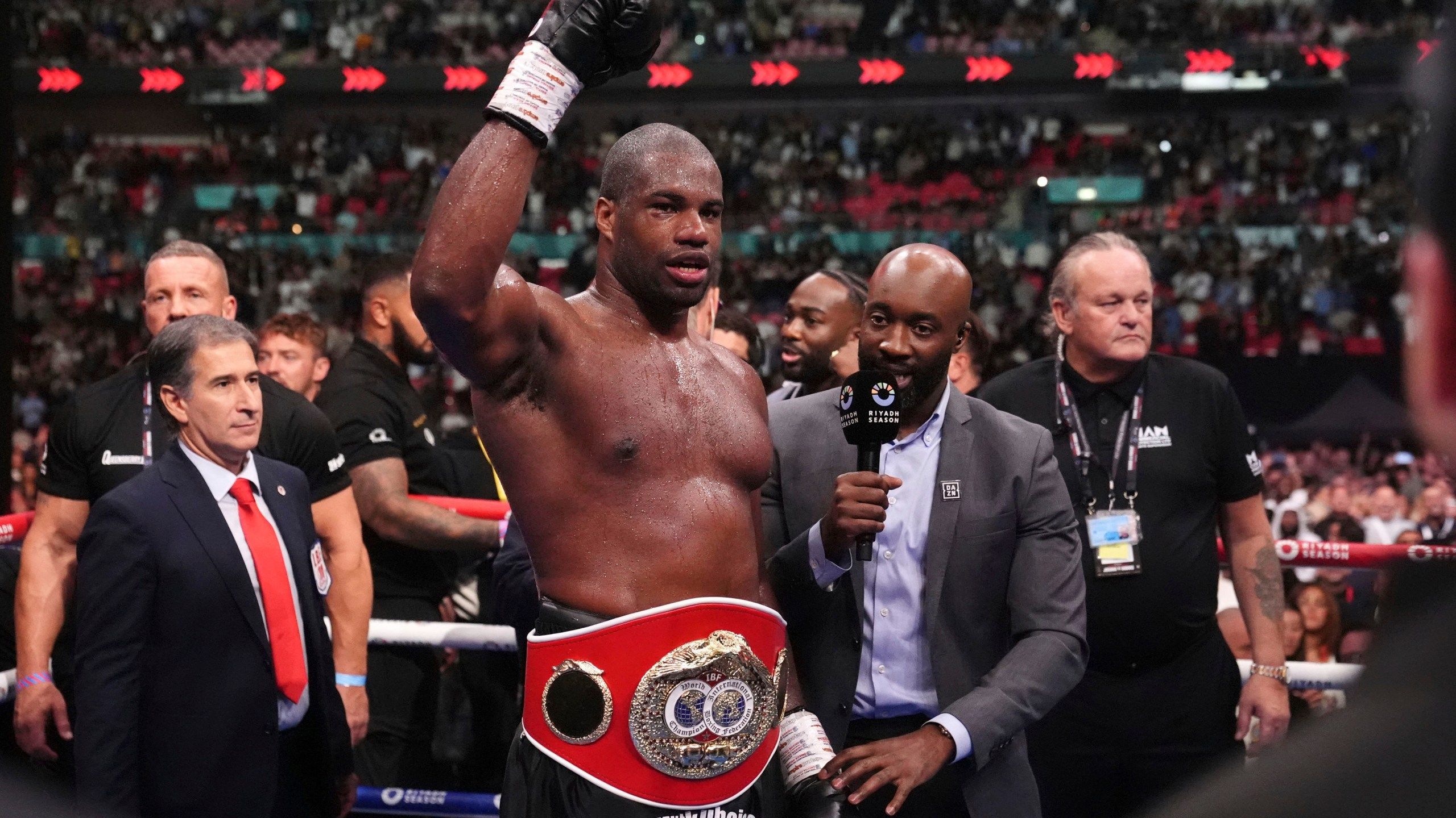 2560x1440 Dubois Beats Up Joshua To Retain IBF Heavyweight Title With Brutal 5th Round Knockout. WRIC ABC 8News