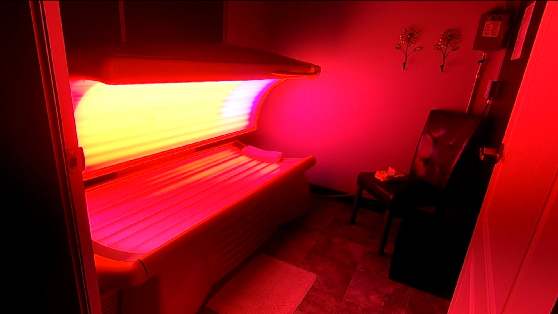 1920x1080 Red Light: Special skin therapy has a variety of benefits