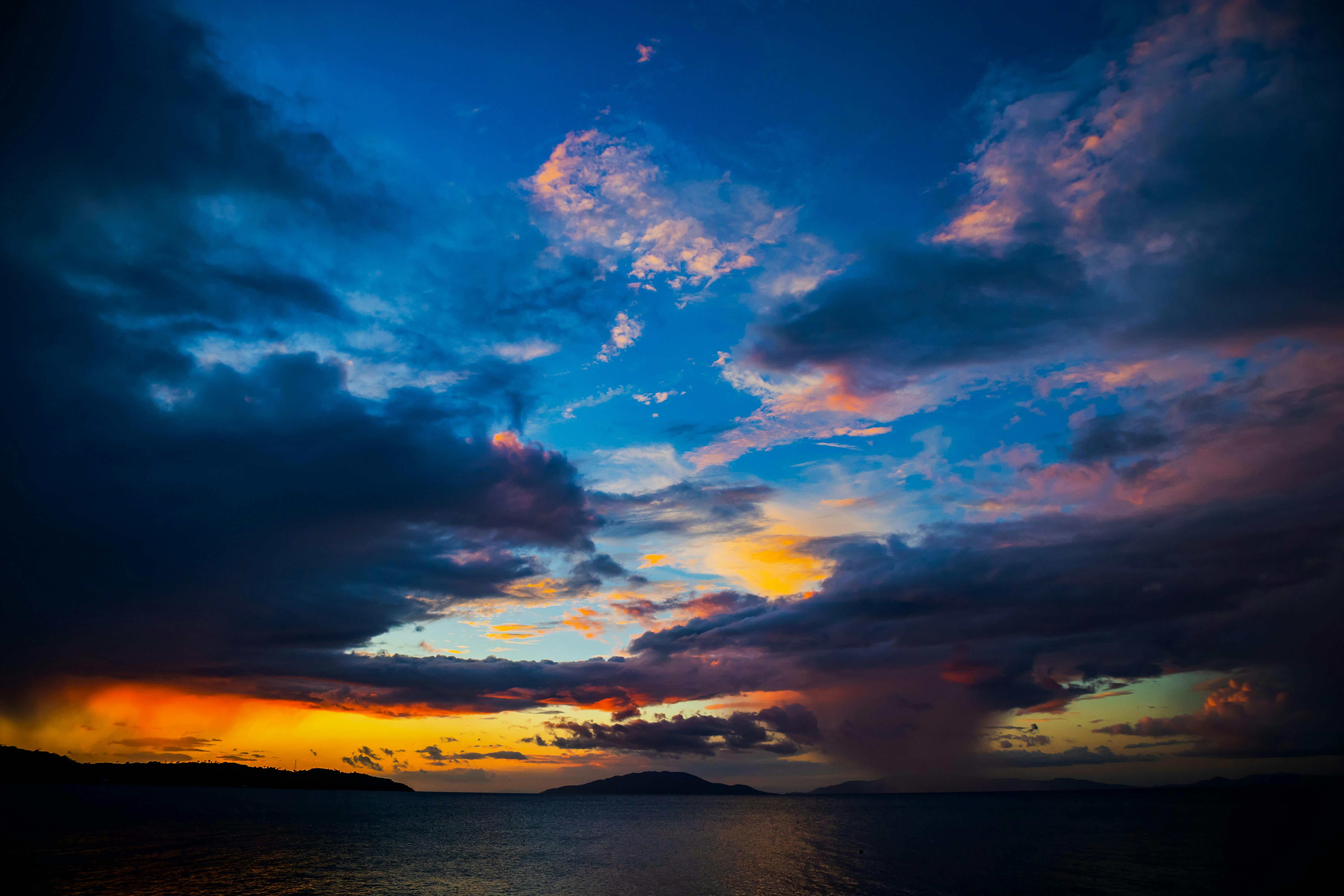 6000x4000 Ocean Under the Twilight Sky · Free