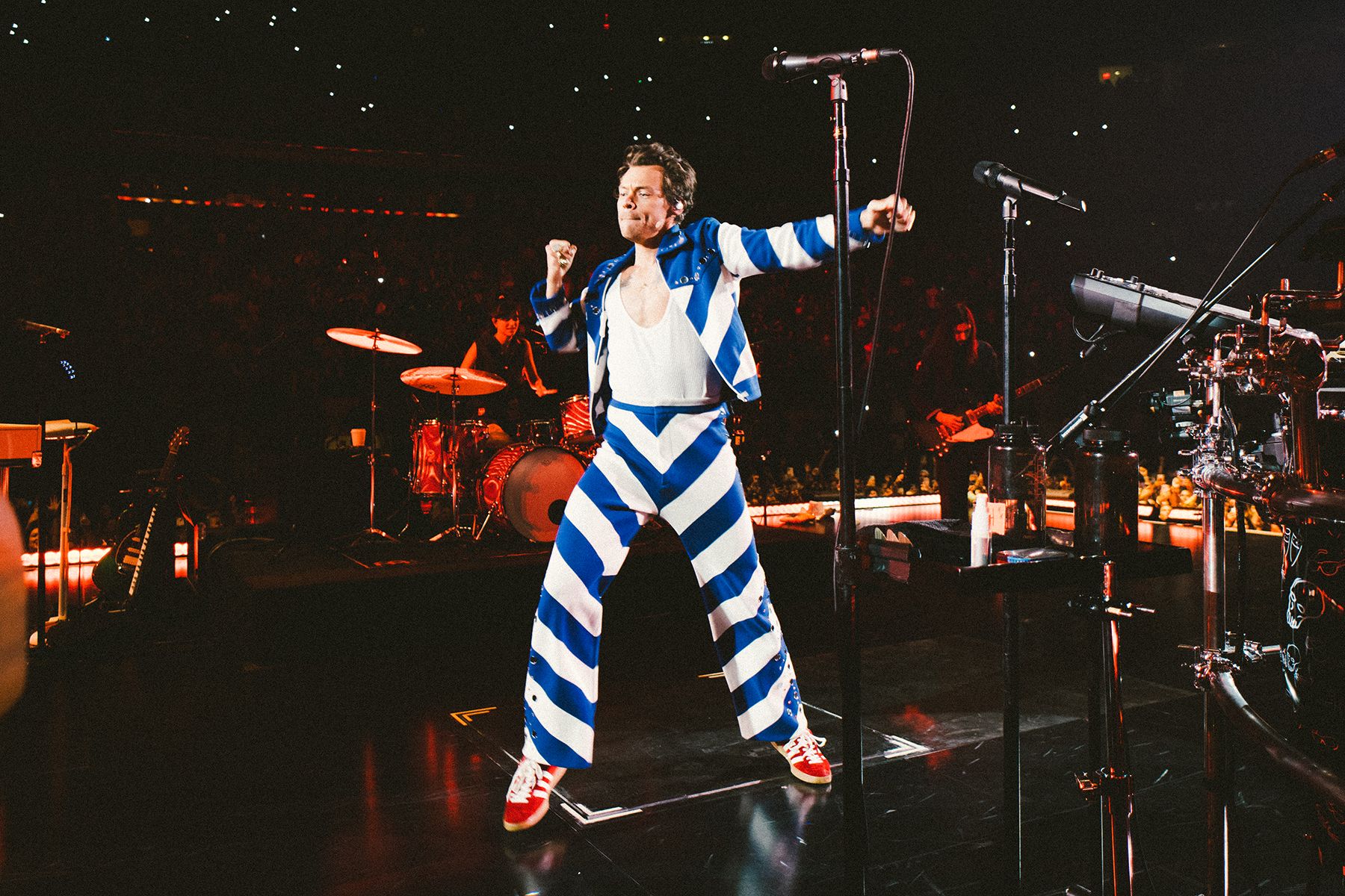 1800x1200 Harry Styles Live In New York