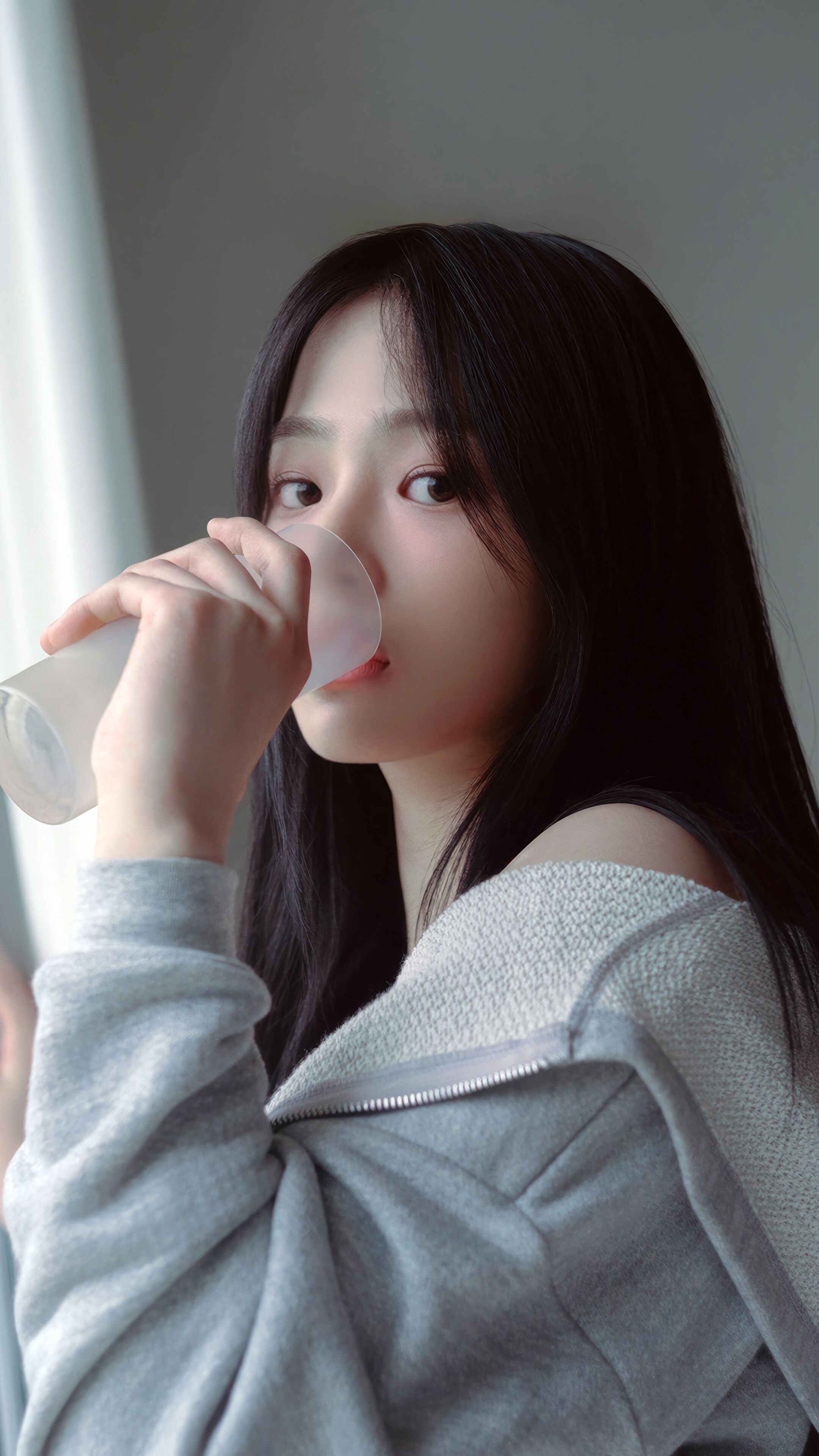 2160x3840 Minji 4k Wallpaper