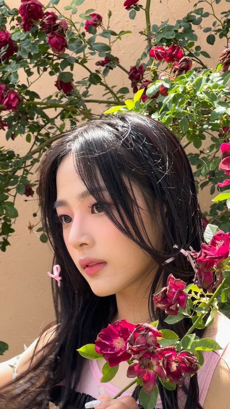 736x1308 Minji Wallpaper Free Download. High Quality Idol Photo Collection