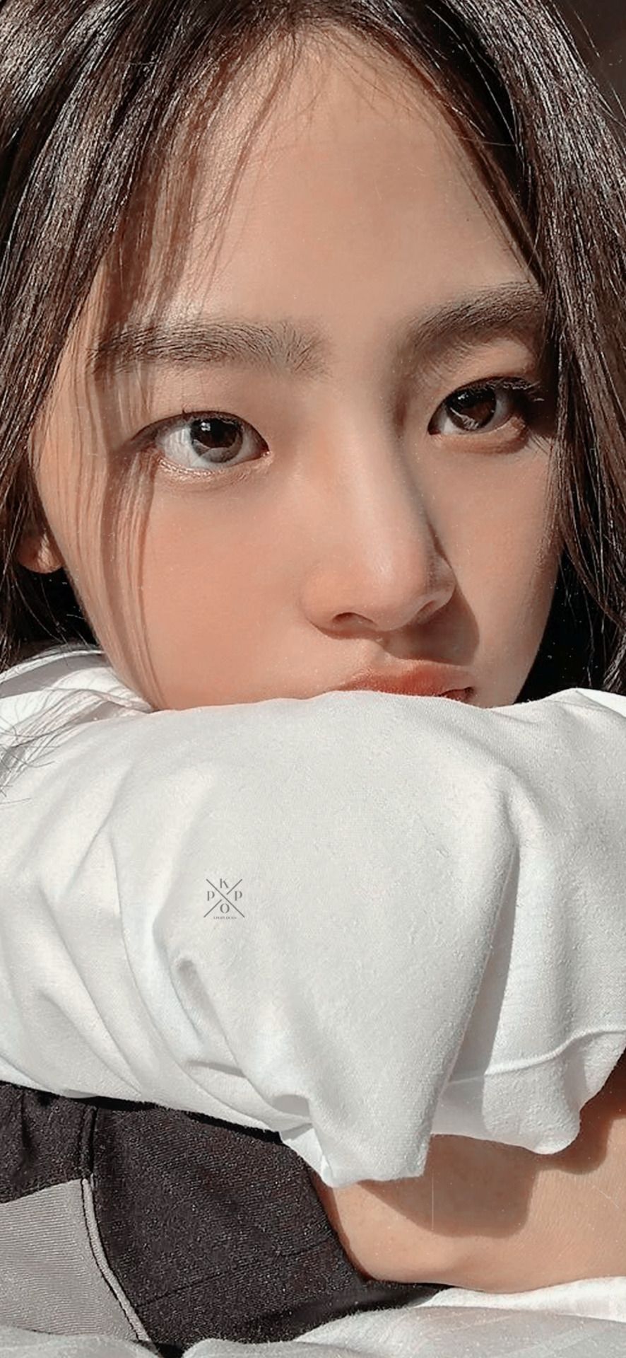 886x1920 Kpop Locks