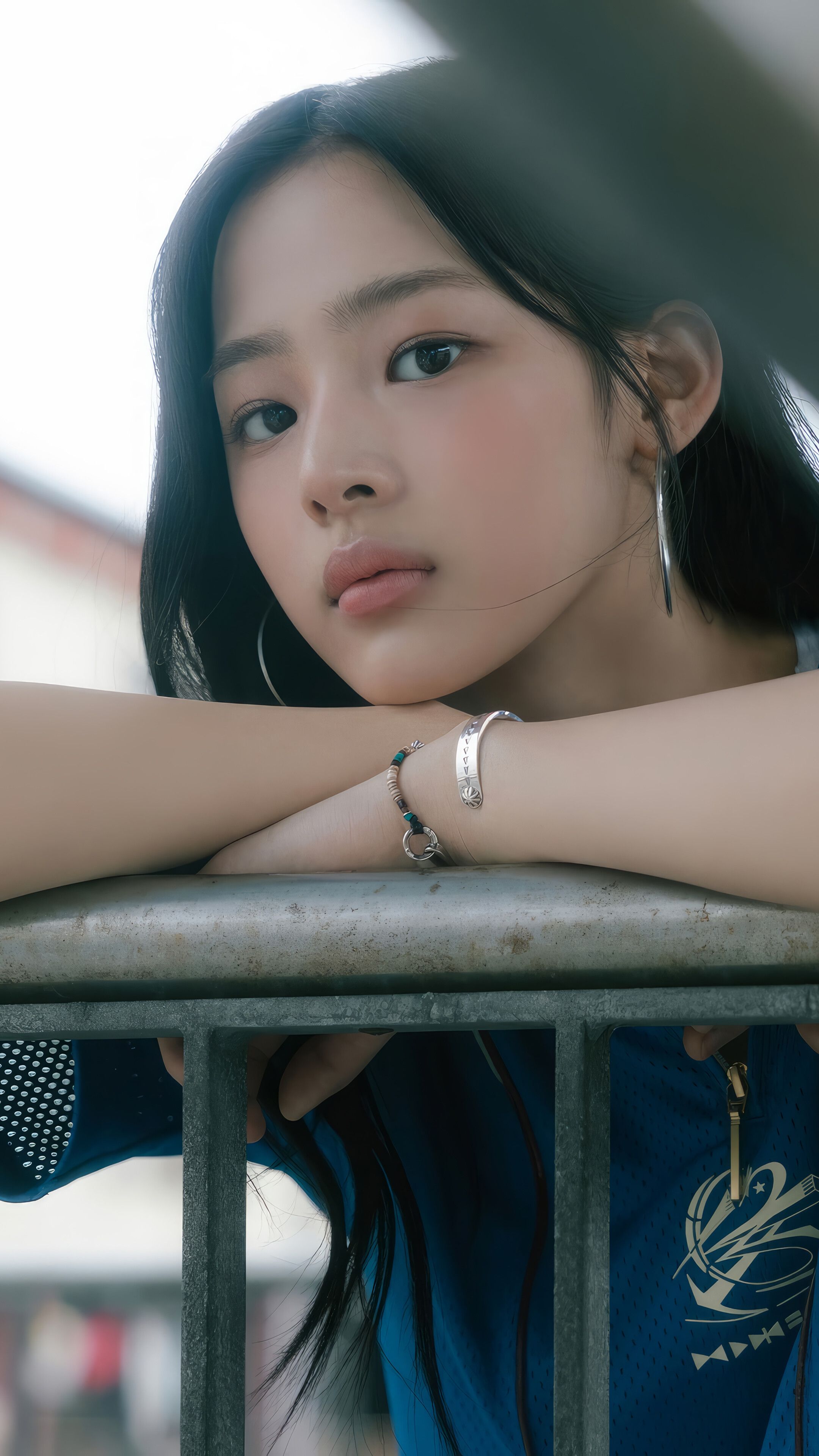 2160x3840 Minji 4k Wallpaper