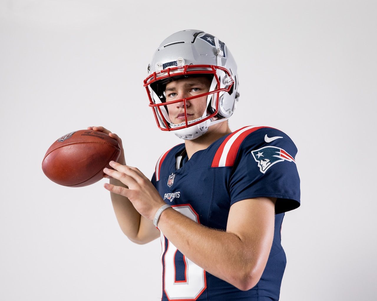 1280x1024 Drake Maye makes his first appearance in a Patriots uniform