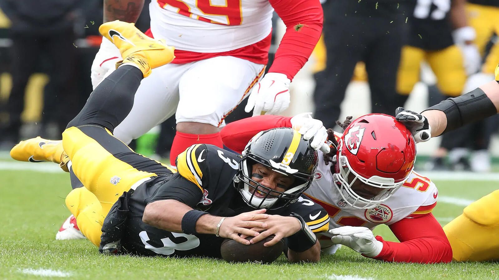 1600x900 kc chiefs: Kansas City Chiefs handled the Steelers beautifully, but what's most surprising about their performance in this game? Here's what you should know about the Chiefs defense legend Mike Danna