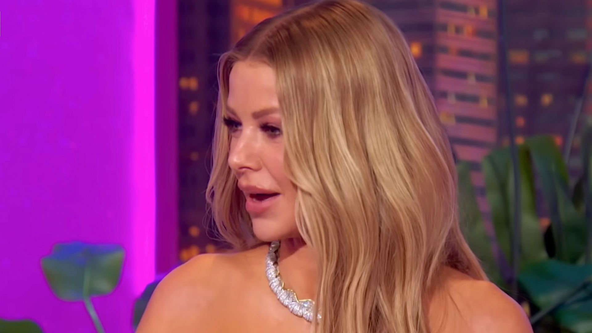 1920x1080 Ariana Madix Nearly Busts Out Of Sparkly Cut Out Gown As She Struts Onto Stage In New Love Island USA Reunion Trailer