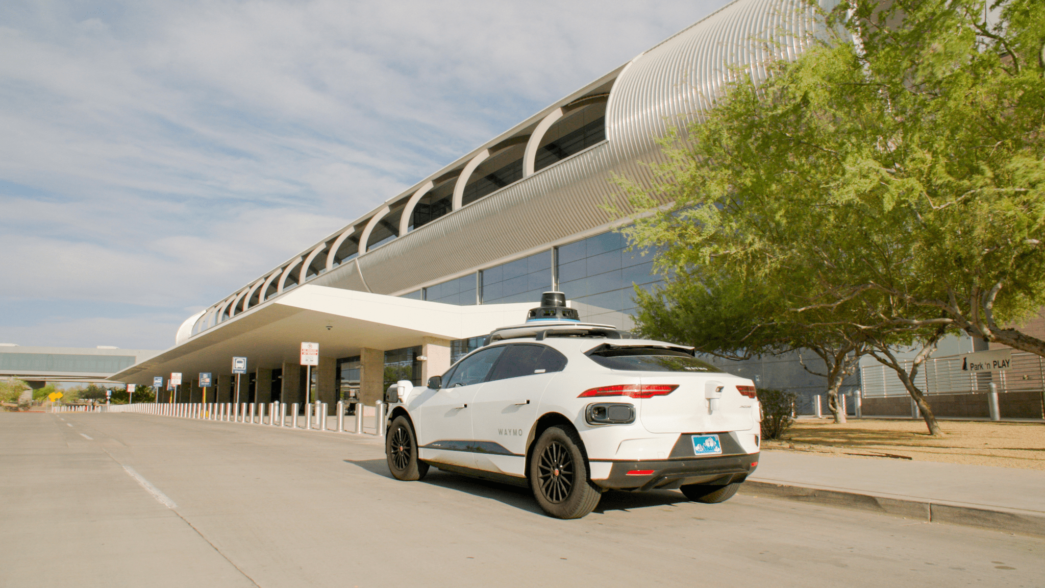 2048x1152 Waymo launches autonomous rides to Phoenix airport