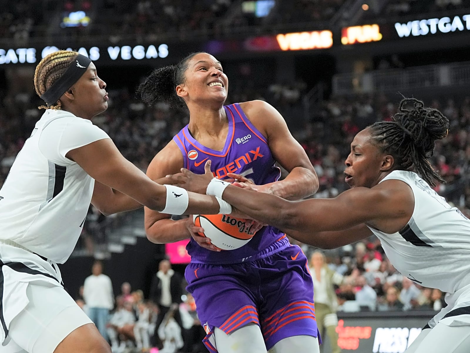 1600x1200 Las Vegas Aces Overwhelmed by Phoenix Mercury in Season Opener, 99–66