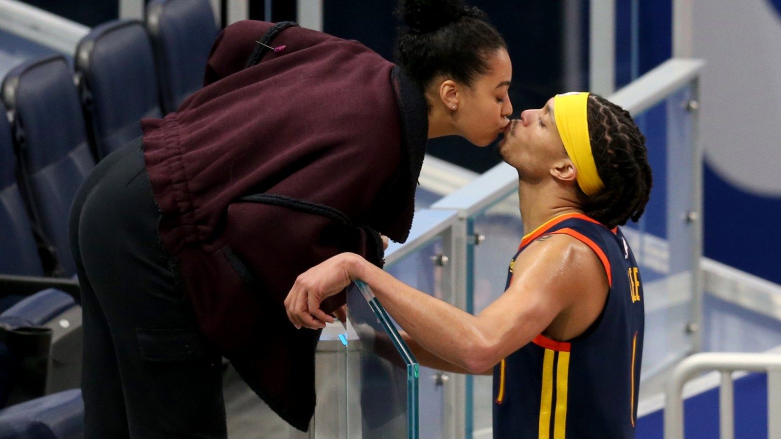 1600x900 Warriors: Sydel Curry Lee, Husband Damion Lee Announce She's Pregnant