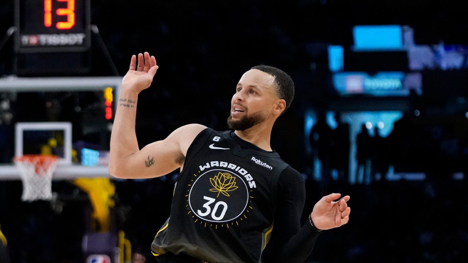 1600x900 Can Warriors get back on track at home against Bucks and Suns?