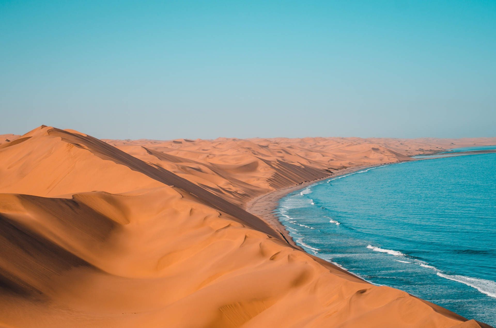 1920x1271 Download Namibia Desert Meets The Sea Wallpaper