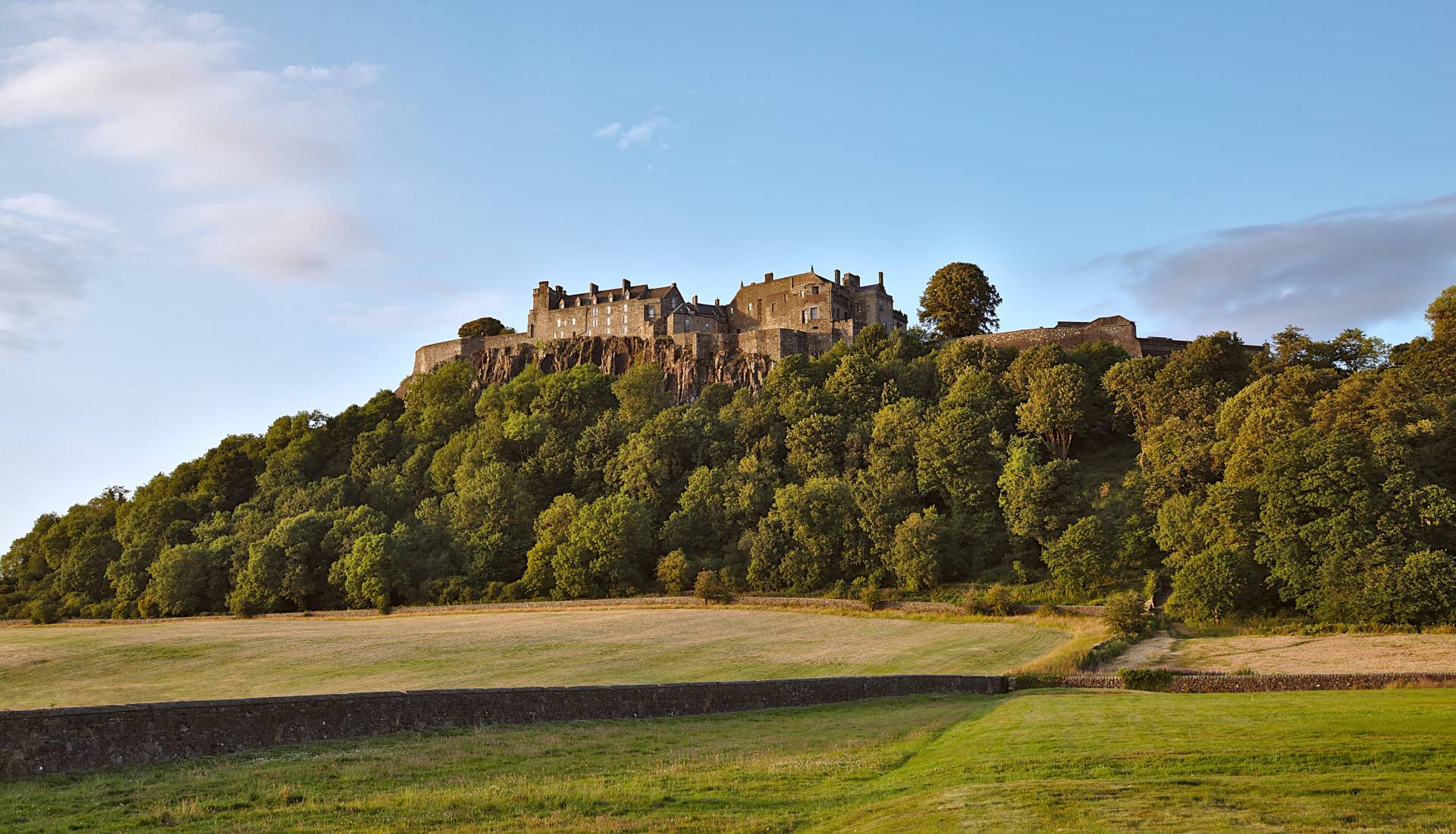 1920x1101 Whisky im Bild: Stirling Castle (Wallpaper)