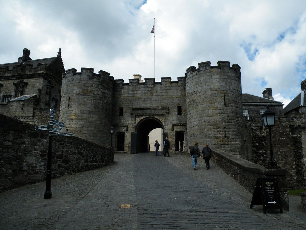 1024x768 Stirling Castle. Stirling Castle rock has been used as a fo