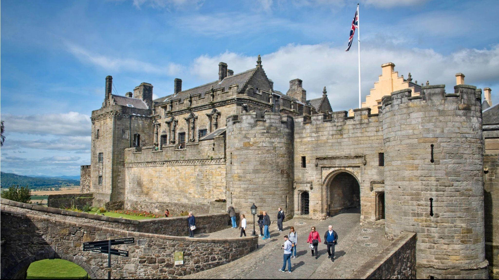 2048x1152 Stirling Castle and its trapped souls