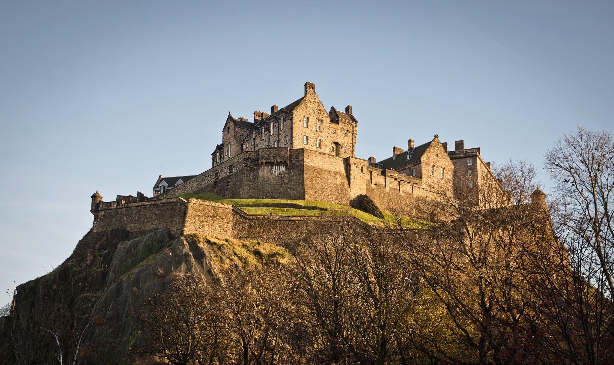 2048x1217 Wallpaper trees, mountains, castle, hills, Scotland, Edinburgh, Edinburgh, Sterling for mobile and desktop, section пейзажи, resolution 2048x1217